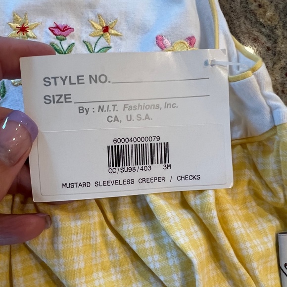 Sweet yellow baby set! Sleeveless onesie and booties (3 Months) - all NWT - Picture 5 of 10